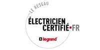 Logo du Réseau Électricien Certifié FR de Legrand, indiquant une certification professionnelle pour les électriciens.